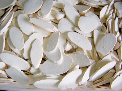 Solar-dried cassava chips